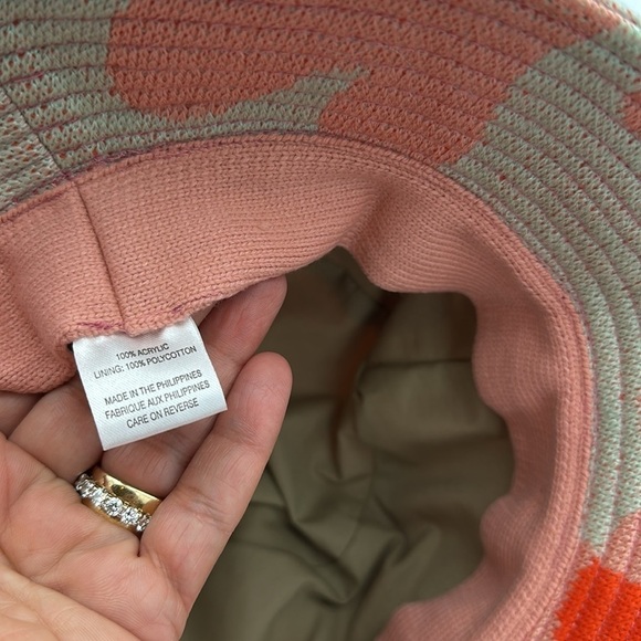 VERLOOP x Michelle Norris Camo Knit Bucket Hat
O/S - Picture 6 of 11